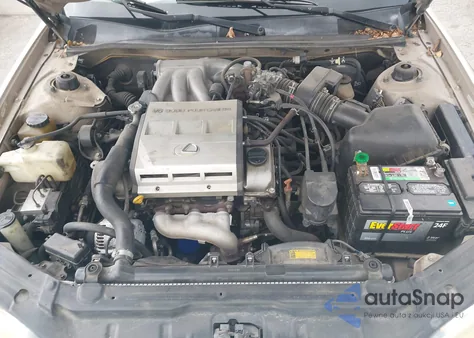 1998 Lexus Es 300 from USA, damaged, VIN JT8BF28G6W0142686